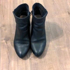 BCBG ankle boots size 7.5